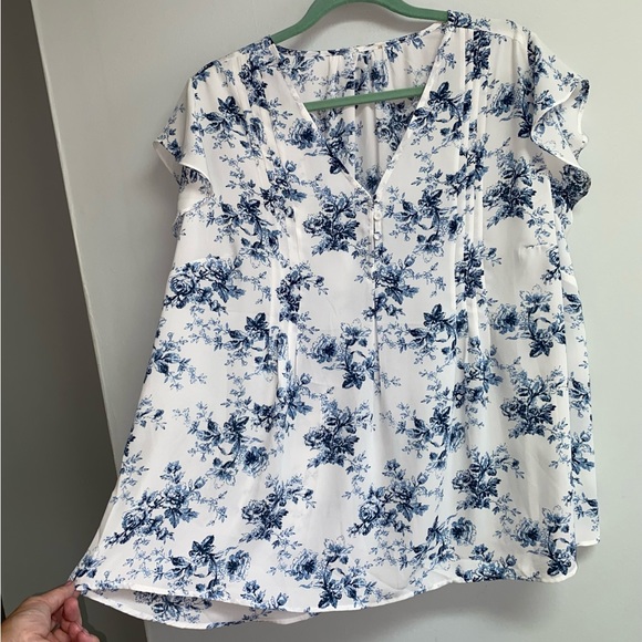 WOMENS FLUTTER SLEEVE TOP - 1X - Picture 3 of 10